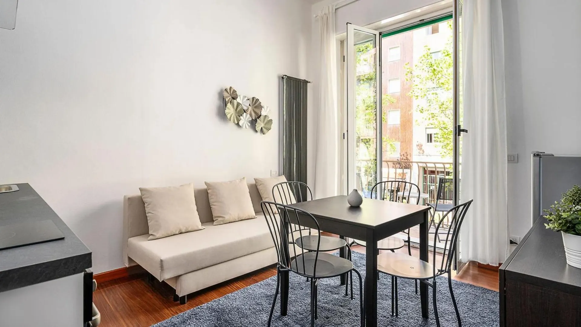 Milano Citylife Suites - Fully Equipped Apartments 0*,  İtalya
