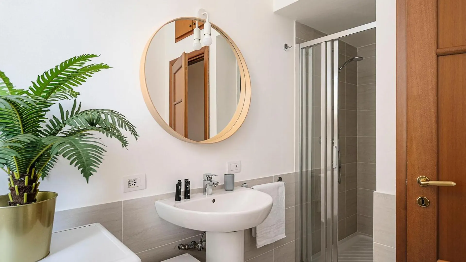 Milano Citylife Suites - Fully Equipped Apartments